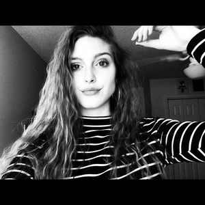 Meet your Posher, Holli